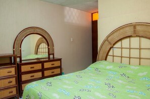 Desk, iron/ironing board, free rollaway beds, free WiFi - Hotel y Suites Continental (Coatzacoalcos)