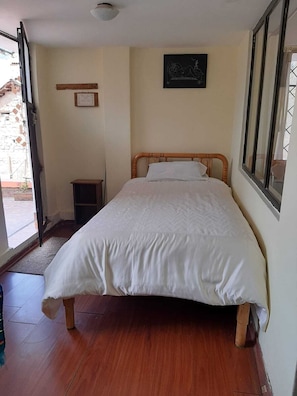 Suite Basic, 2 camere da letto | Biancheria da letto di alta qualità, postazione laptop, Wi-Fi gratuito