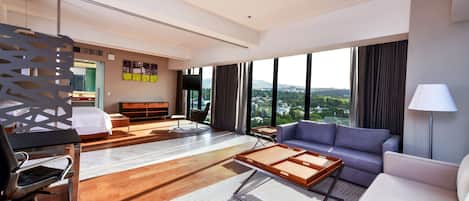 Dundyner, pengeskab på værelset, individuel indretning, skrivebord