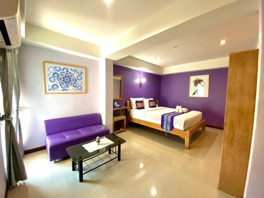 deluxe double room | free wifi, bed sheets