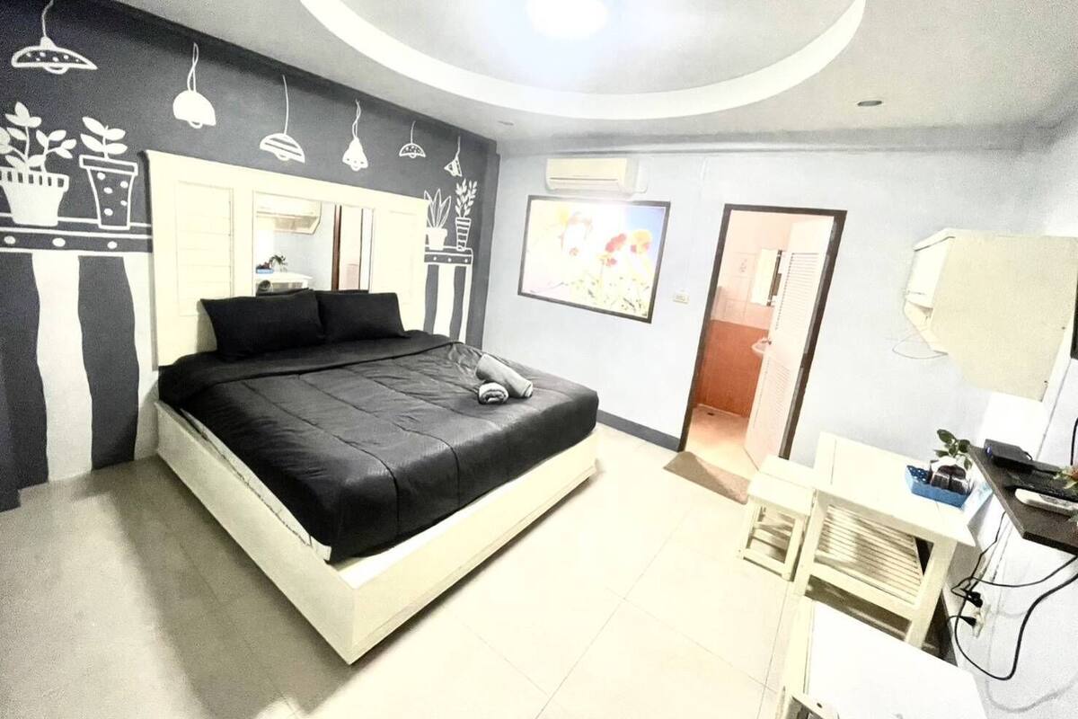 Double Room with Bathtub (Second Floor) | 免費無線上網