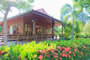 Breakfast area - Naya Resort (Tha Yang)