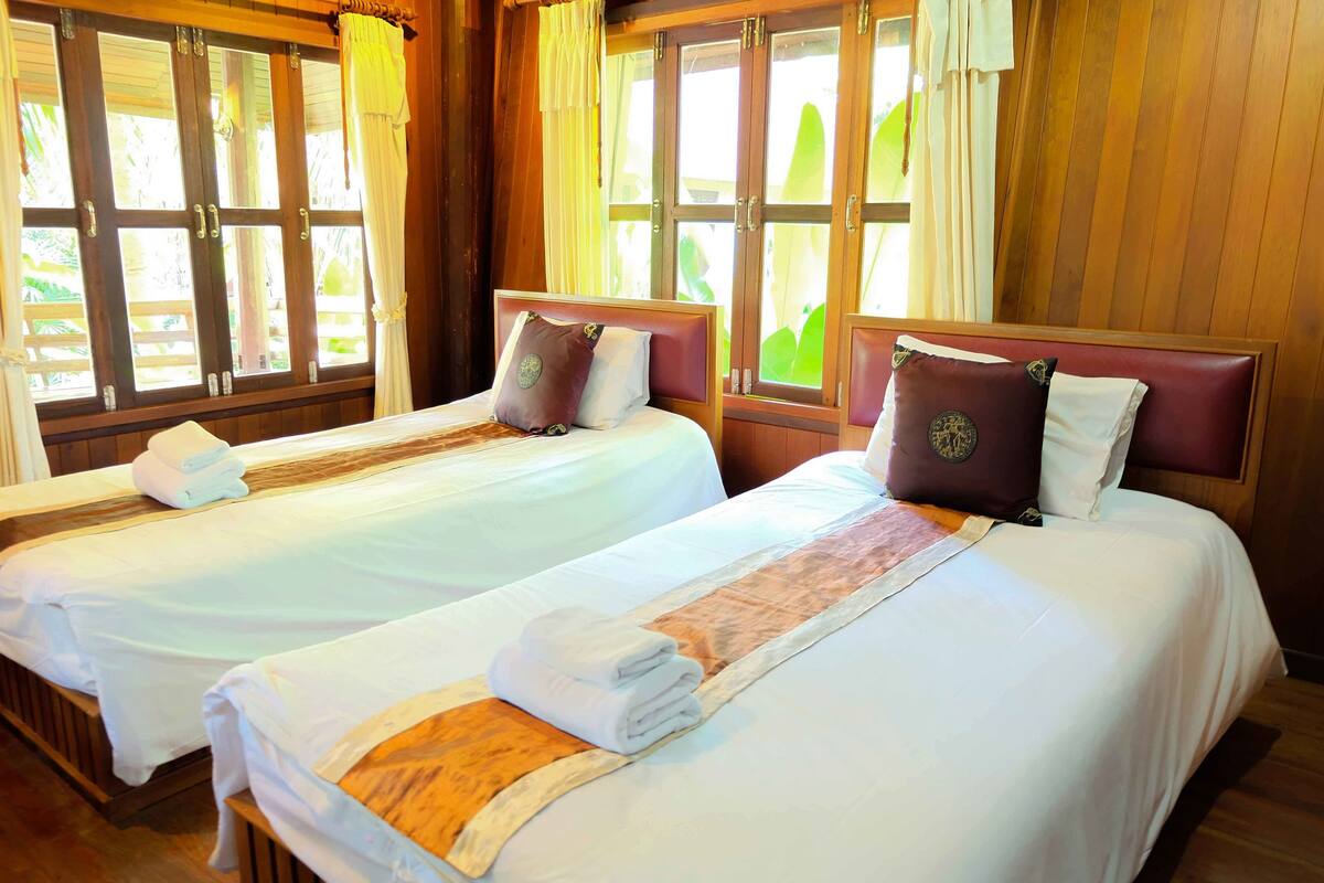 Rollaway beds, free WiFi