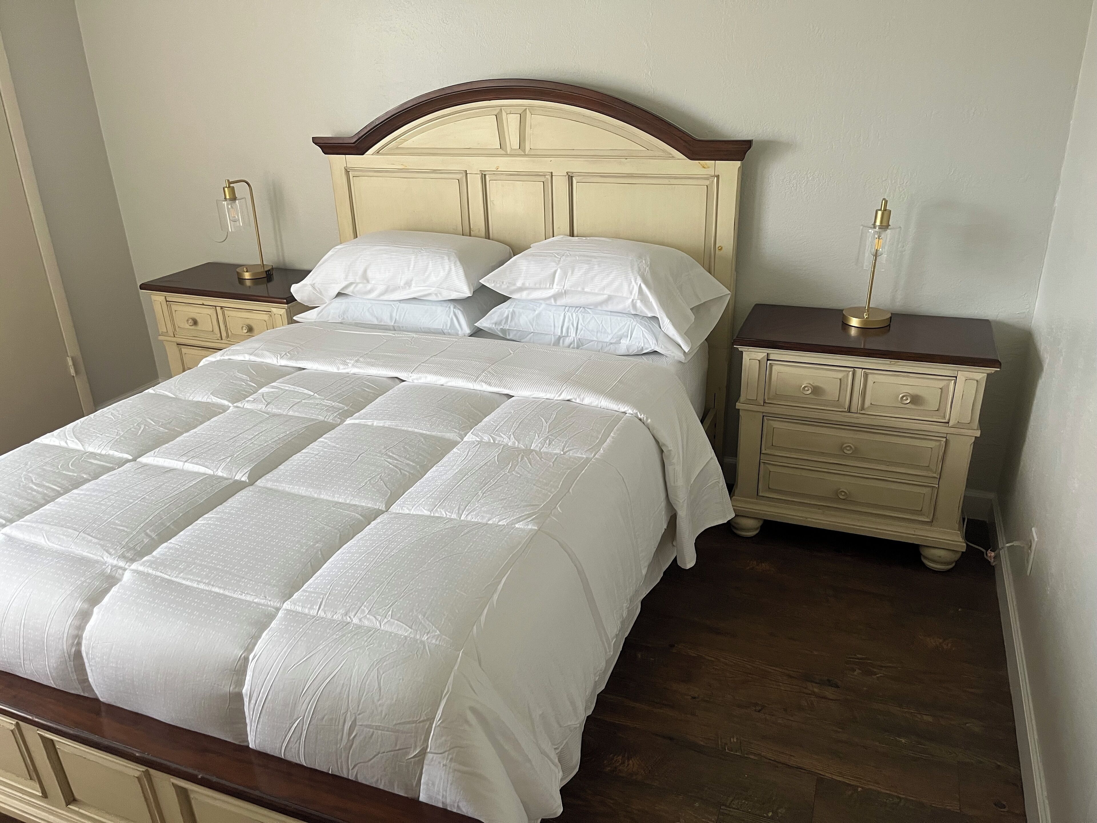 1 slaapkamer, een strijkplank/strijkijzer, gratis wifi, beddengoed