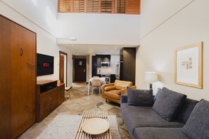 Smart TV, fireplace, DVD player, stereo