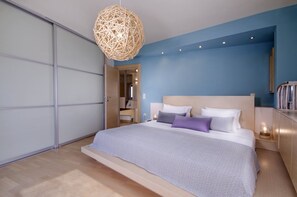 3 bedrooms, iron/ironing board, free WiFi, wheelchair access
