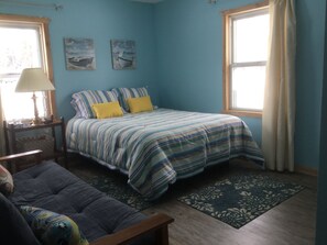 3 bedrooms, desk, iron/ironing board, travel cot