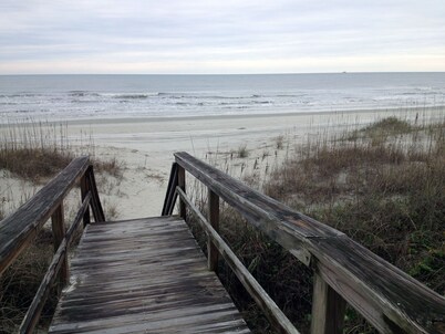 Ocean View Beach Escape - Creston House 2 Bdrm 2 Bath Condo - St Augustine