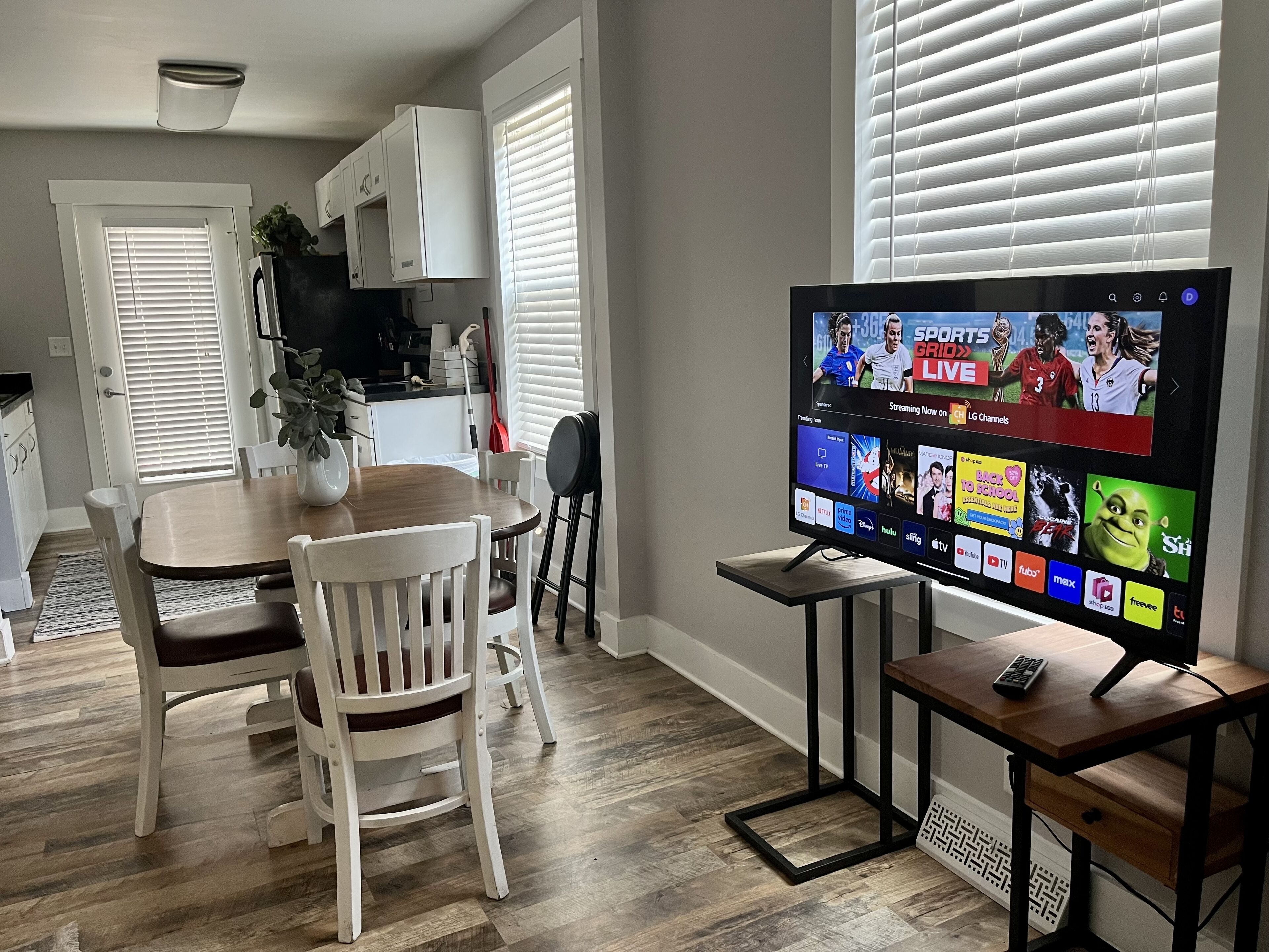 2 Bedroom 1 Bath on the Edge of Charleston Near Airport
