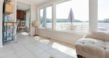 Suora Lakefront Oxoboxo järven lähellä Mohegan Sun Ilmainen wifi