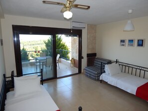 1 chambre, fer et planche à repasser, Wi-Fi gratuit, draps fournis