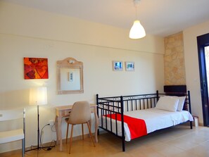 1 bedroom, iron/ironing board, free WiFi, bed sheets - Kripis Studio Paliouri No1, with wonderful view. (Paliouri)
