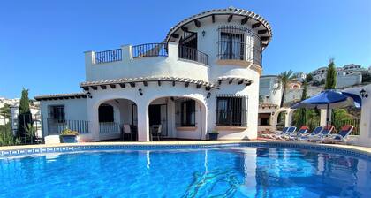 Luxury 4 Bedroom Villa - 10 berth - Private Heated Infinity Pool - with Sea View