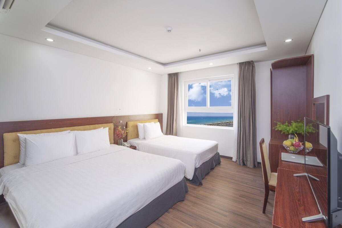 Minibar, desk, soundproofing, free WiFi