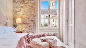 3 chambres, bureau, fer et planche Ă repasser, lit parapluie