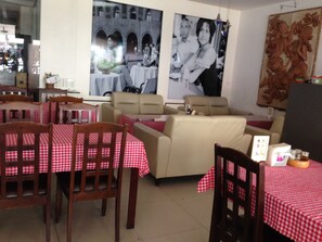 Spécialités Cuisine locale et internationale