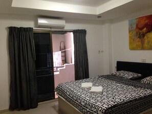 Minibar, in-room safe, desk, free WiFi - PIZZA 24 Guesthouse (Pattaya)