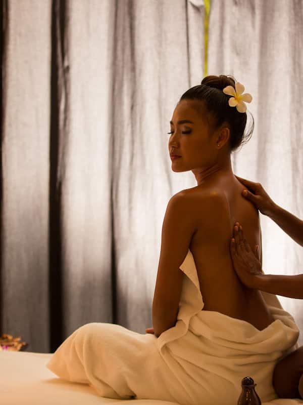 Couples treatment rooms, body treatments, aromatherapy