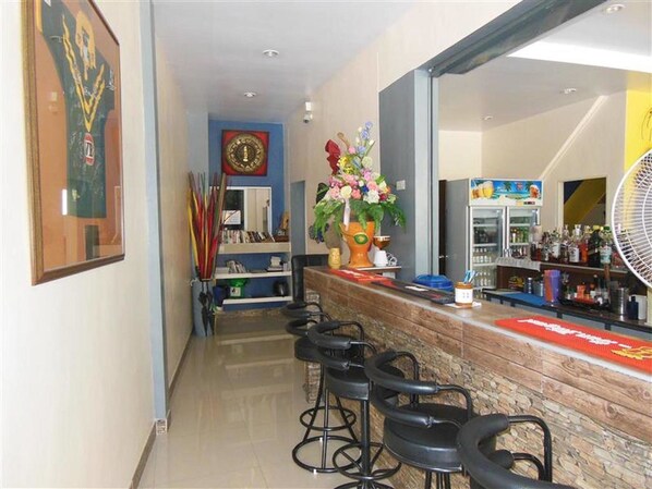 Bar (on property) - Boomerang Guesthouse (Pattaya)