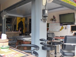 Bar (on property) - Boomerang Guesthouse (Pattaya)