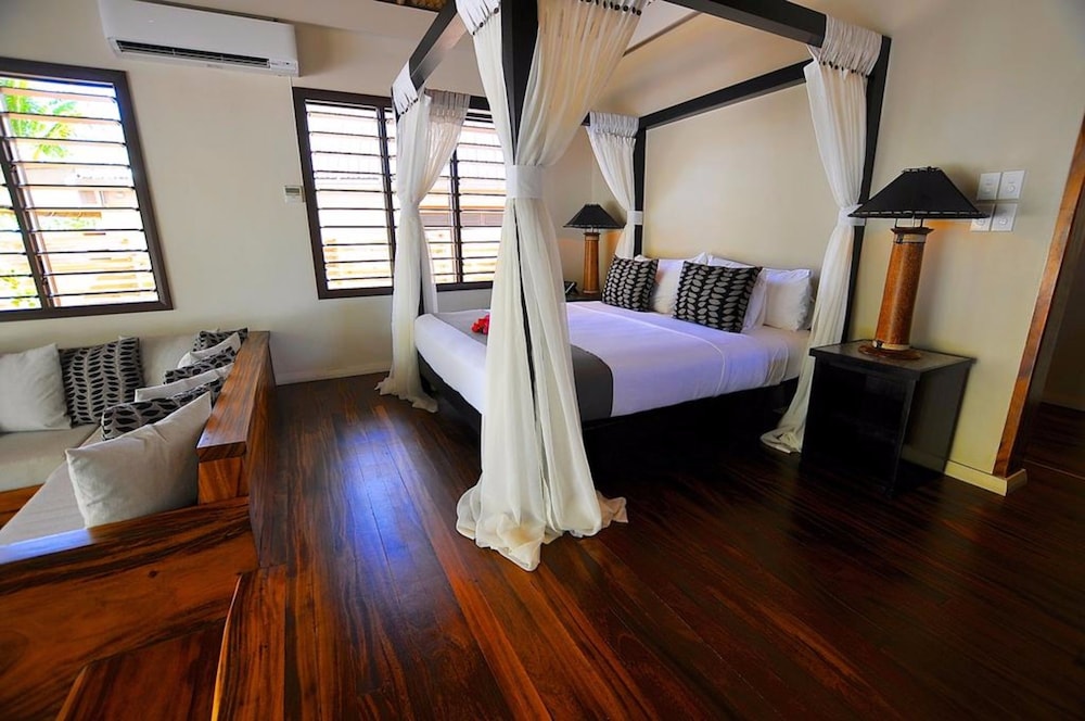 Paradise Cove Resort by null