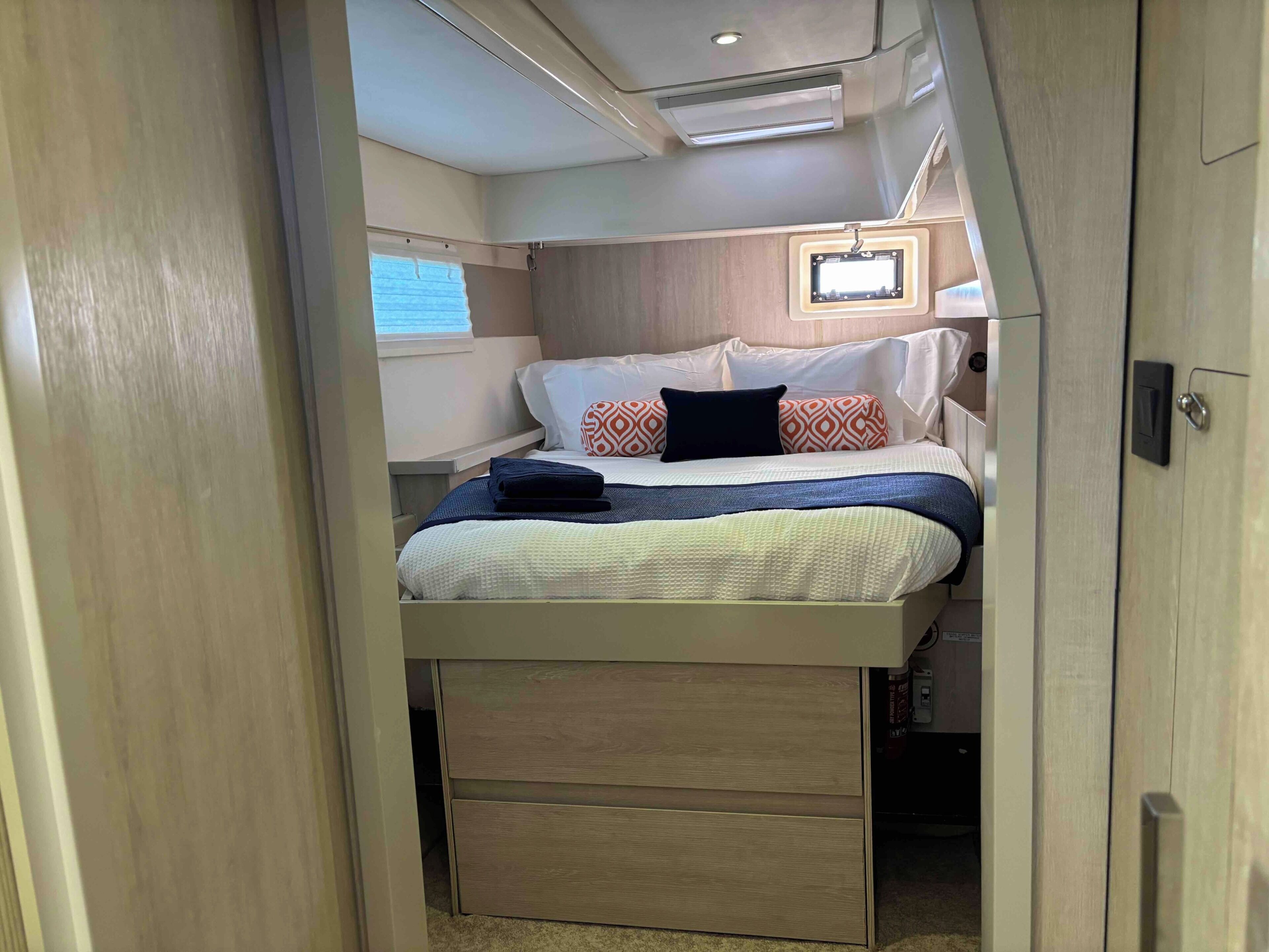 Deluxe Cabin, Sea View | Premium bedding, in-room safe, soundproofing, iron/ironing board