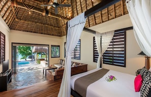 Premium bedding, in-room safe, soundproofing, iron/ironing board - Paradise Cove Resort (Naukacuvu Island)