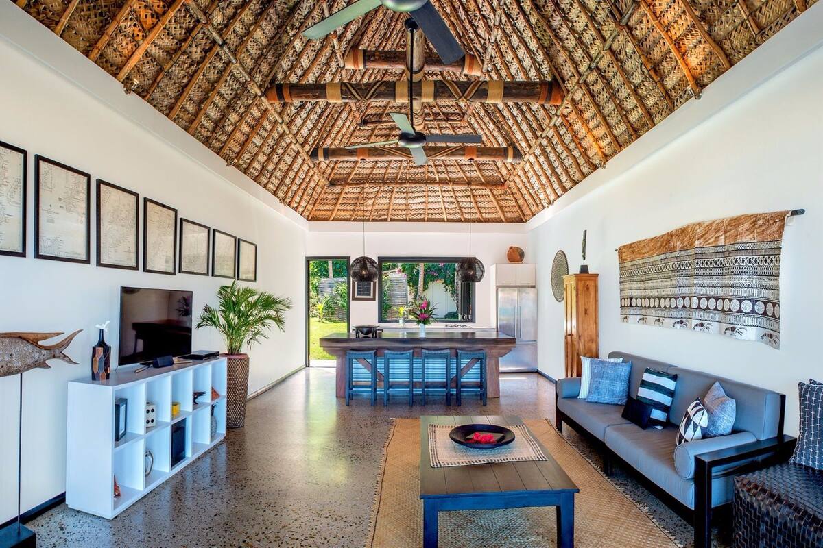 beach house | 1 bedroom, free minibar items, in-room safe, soundproofing