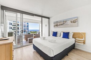 Premium-Apartment, 2 Schlafzimmer, Meerblick | 3 Schlafzimmer, individuell dekoriert, individuell eingerichtet