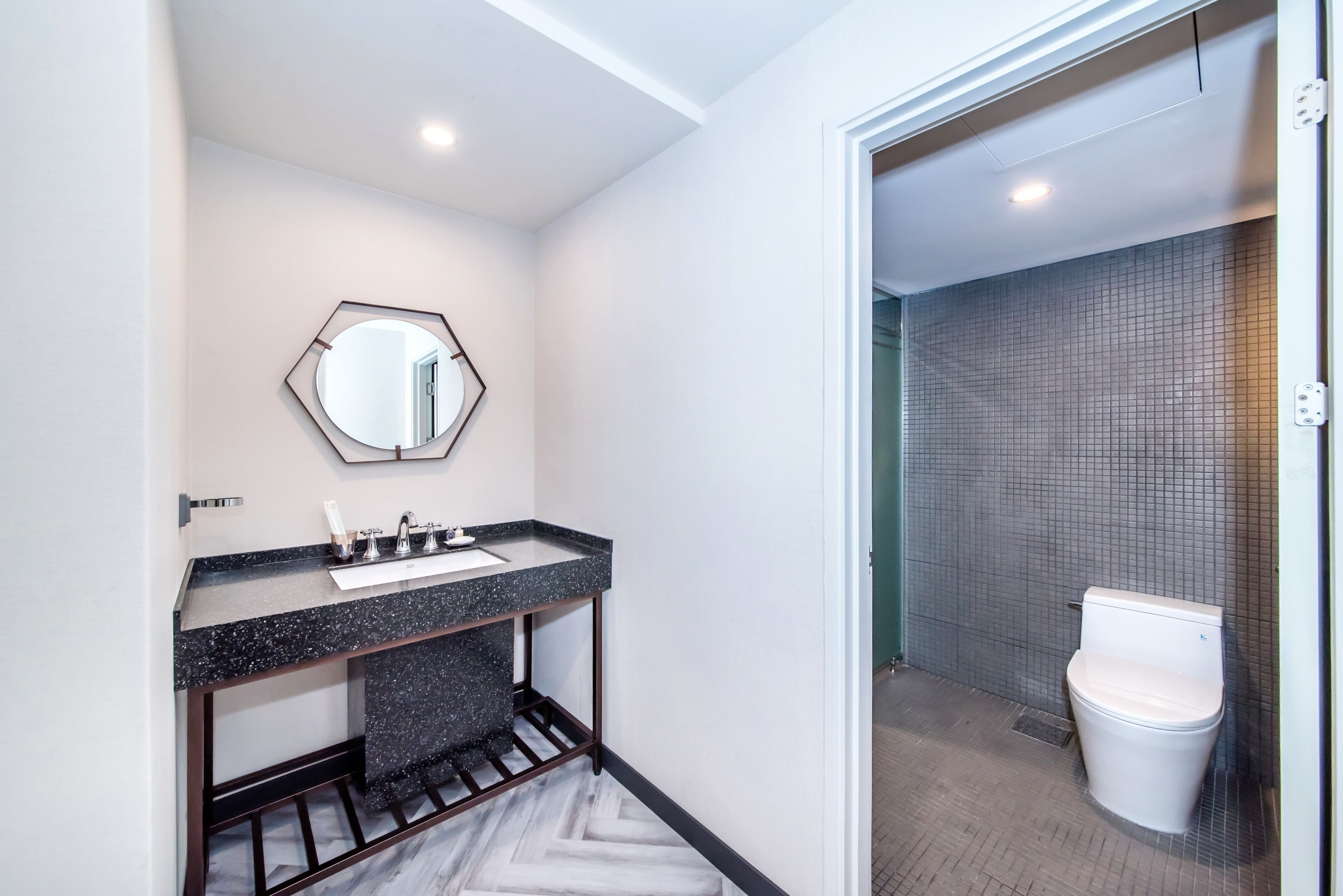 marevo suite | bathroom | free toiletries, hair dryer, slippers, bidet