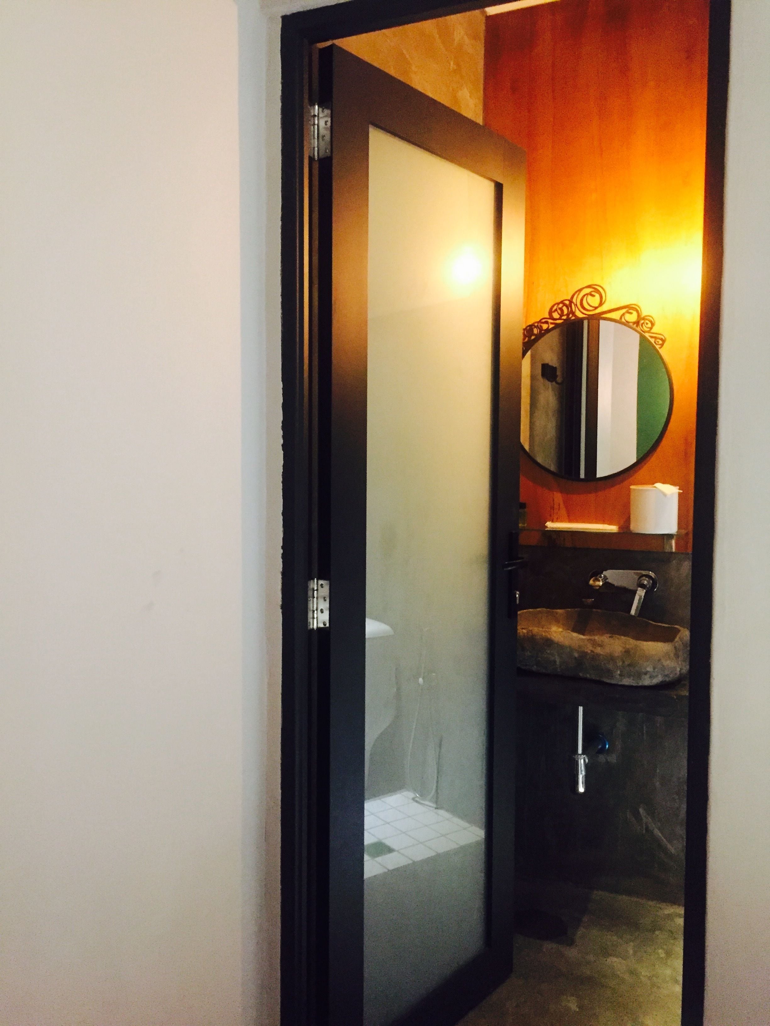 deluxe room | bathroom | shower, free toiletries, hair dryer