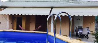 Villa with pool jacuzzi and sauna, secure 2 minutes from the beach.