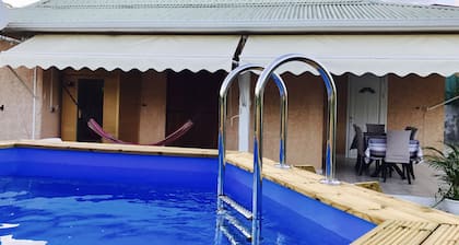 Villa with pool jacuzzi and sauna, secure 2 minutes from the beach.