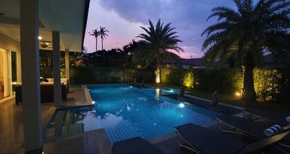 Villa privée de luxe et piscine spa. Avec service Meet & Greet