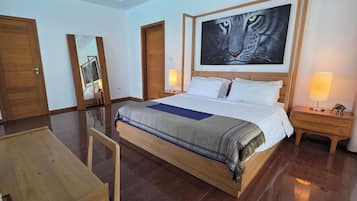 3 slaapkamers, een bureau, een strijkplank/strijkijzer, wifi