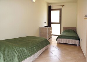 3 bedrooms, in-room safe, iron/ironing board, free WiFi