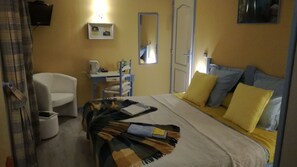 1 bedroom, travel cot, free WiFi, bed sheets