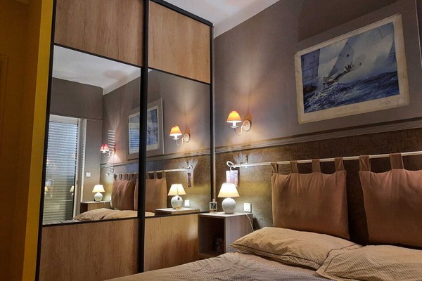 1 dormitorio, tabla de planchar con plancha, wifi y ropa de cama