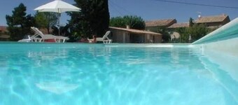 Provencal farmhouse with pool