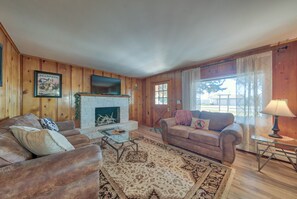 Smart-TV, DVD-Player, Bücher, Videothek