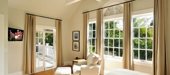 Secret Villa II @ Old Town: with Private Pool, close to Duval!