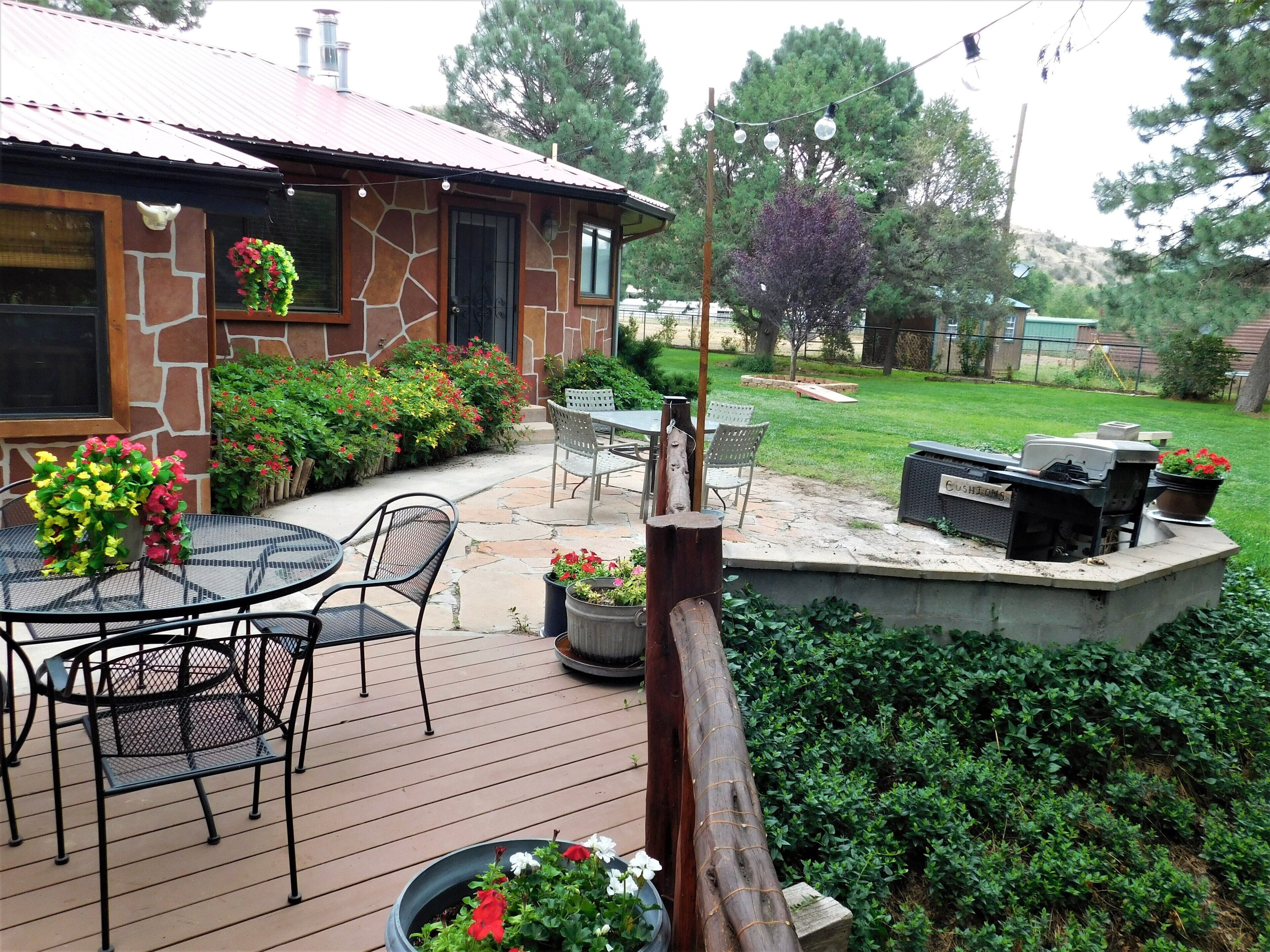 Deck/patio and side yard view