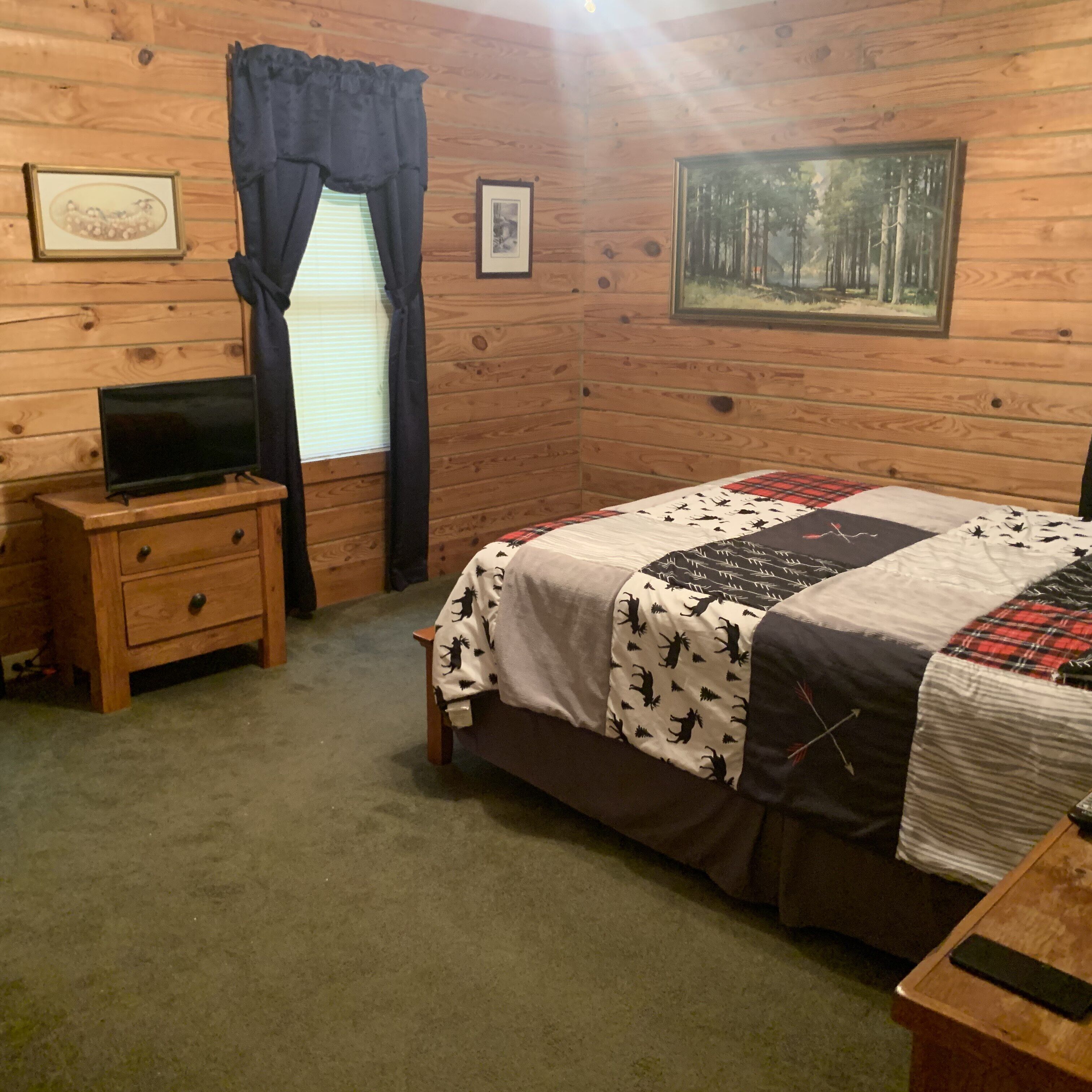 3 slaapkamers, een strijkplank/strijkijzer, gratis wifi, beddengoed