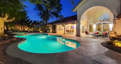 Private Oasis Home - à 7 minutes du Strip - Piscine / Spa - Réservez 3 nuits et obtenez-en 1 gratuite