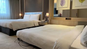 Business-Vierbettzimmer | Hochwertige Bettwaren, Daunenbettdecken, Minibar, Zimmersafe