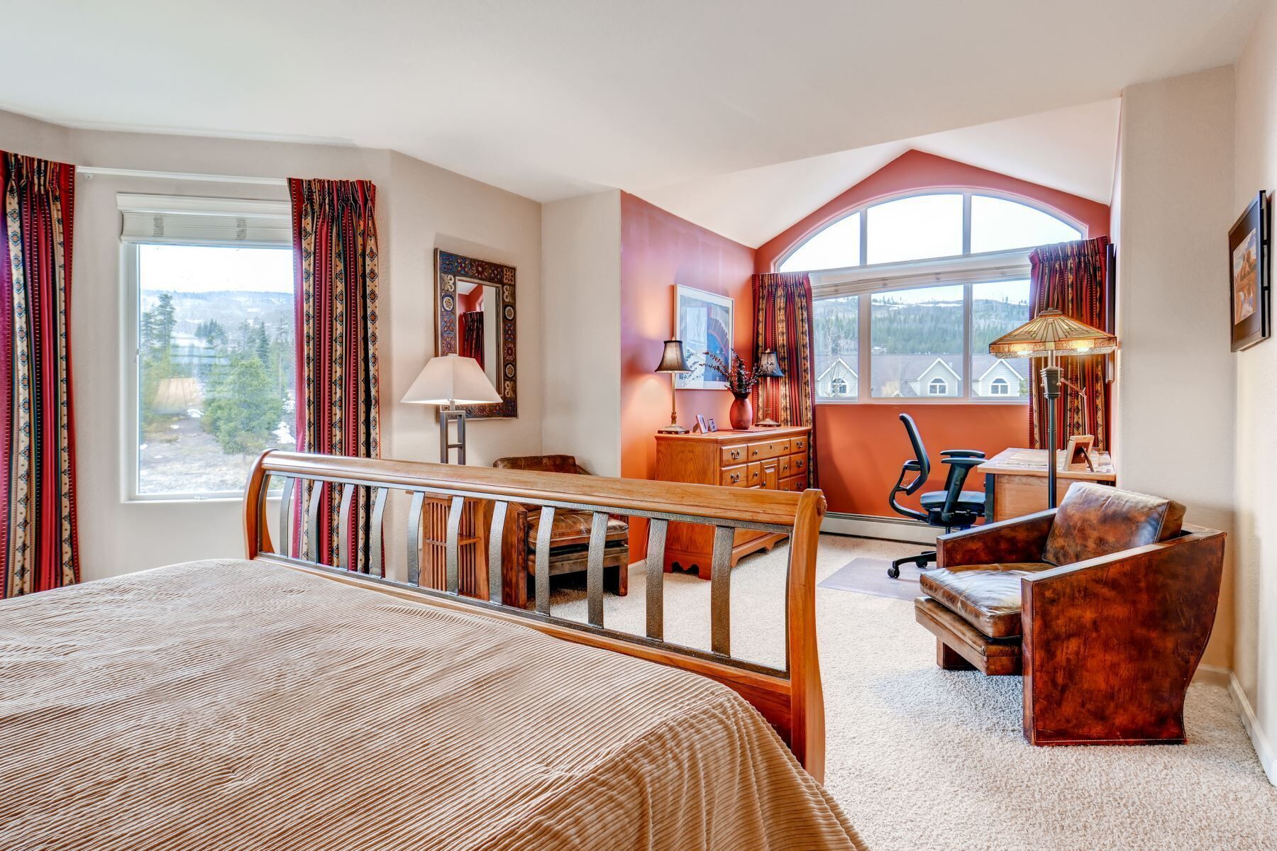 Bay Club 206 | 3BR/3BA | Lake View