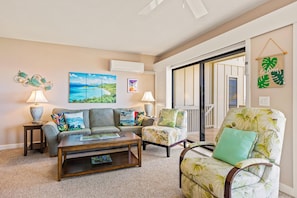 TV, DVD player, books, video library - Alihi Lani 2 reduced Fall rates! (Poipu)