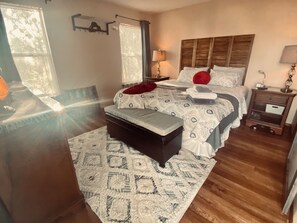 3 chambres, bureau, fer et planche à repasser, accès au Wi-Fi (inclus)