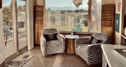 REMODELED & NEW MÖBEL - KÖNIGBETT - GOLFPLATZ UND BERGBLICK