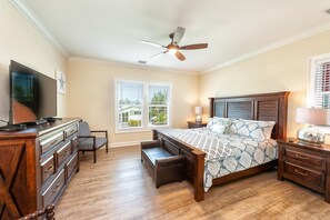 4 室のベッドルーム、アイロン / アイロン台、旅行用ベビーベッド、WiFi (無料)